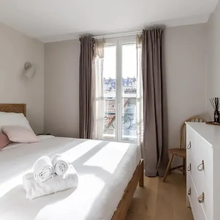 Apartment Enchanting Parisian