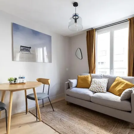 Apartment Enchanting Parisian Paris