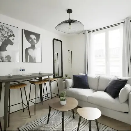 Apartment Enchanting Parisian