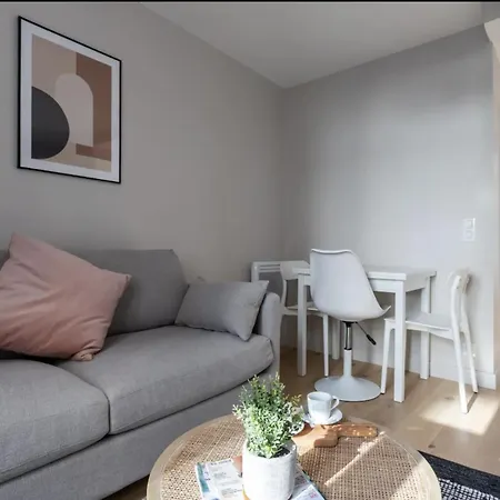 Enchanting Parisian Apartment *