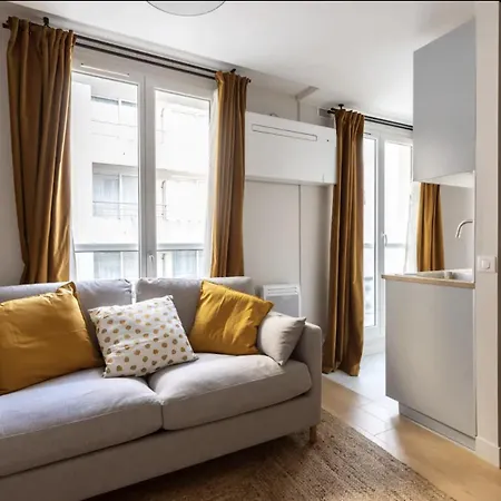 Apartment Enchanting Parisian Paris
