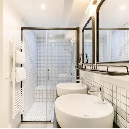 Apartment Enchanting Parisian